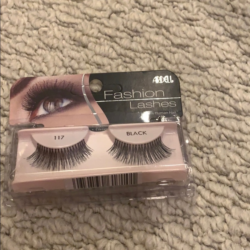 Black false eyelashes
